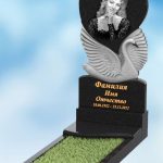 Одинарный памятник с сердцем из гранита В-51