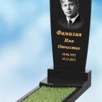 Одинарный памятник из гранита вертикальный В-7