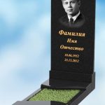 Одинарный памятник из гранита вертикальный В-9